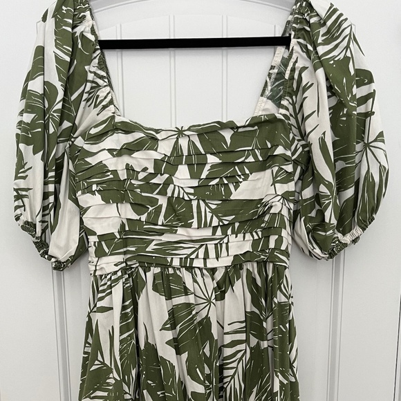 Abercrombie & Fitch Dresses & Skirts - Abercrombie Emerson Green Leaf Print Maxi Dress – Size M Tall